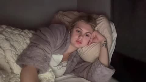 ababyy2901 online show from November 3, 7:01 am