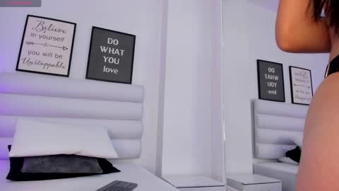 abbey_walker online show from March 30, 11:21 am