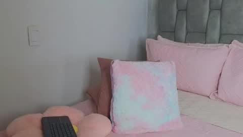 Snapshot of abby_luxex chatting on October 7, 9:25 am Melissa online show from October 7, 9:25 am