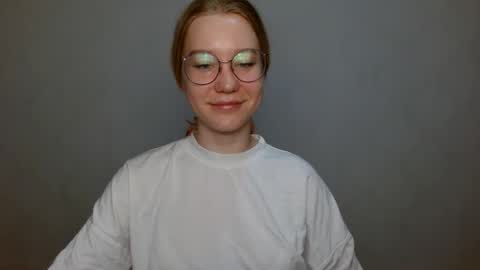 Abby Lovense is active online show from December 27, 9:06 am