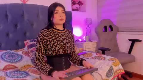 abella_as_ online show from October 24, 5:03 am