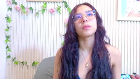 abrilmirren online show from March 8, 3:38 pm