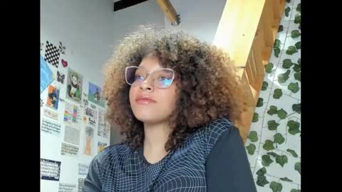 Snapshot of ada_gales_ chatting on February 23, 2:45 am Isa online show from February 23, 2:45 am