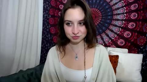 Adalyn online show from November 18, 7:15 pm