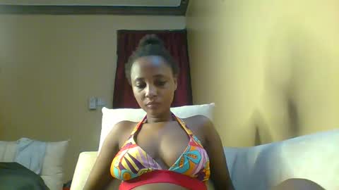 adamiaini_ online show from December 25, 3:17 pm