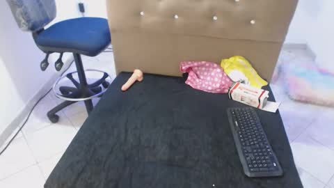 Adara online show from February 10, 8:12 pm