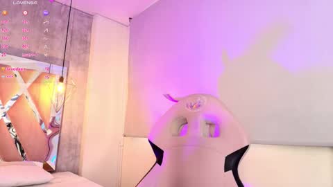 Snapshot of adara_evanss chatting on October 3, 9:53 pm  Adara  online show from October 3, 9:53 pm