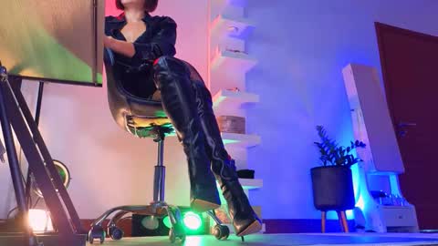 ADDICTION online show from April 3, 5:05 am