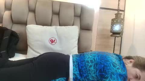 adela chase online show from September 30, 2:39 am