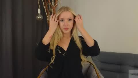 Snapshot of adele_armas chatting on October 27, 12:17 am Adele online show from October 27, 12:17 am