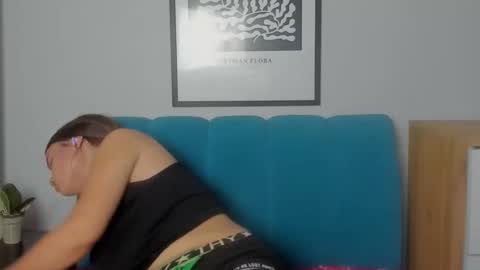 adelecruzz online show from March 15, 5:04 pm