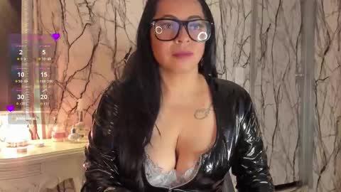 adelinemoretti online show from March 11, 12:52 pm