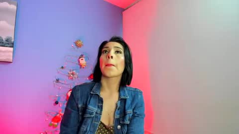 Snapshot of adellelennox_cg chatting on December 27, 11:28 am Adelle online show from December 27, 11:28 am