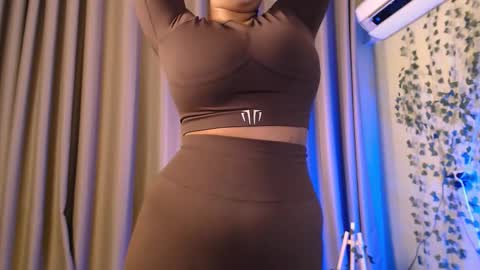 Snapshot of adellene chatting on October 28, 10:14 pm mostly online 22-04 gmt3 subscribe to tg chanel   online show from October 28, 10:14 pm