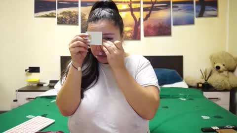 Adellineee online show from November 20, 10:00 pm