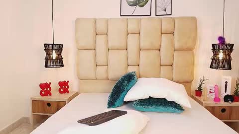 AdharaSmithh online show from February 25, 8:42 pm