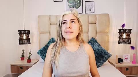 AdharaSmithh online show from February 9, 2:06 am