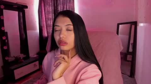 Stormi online show from January 19, 7:37 pm