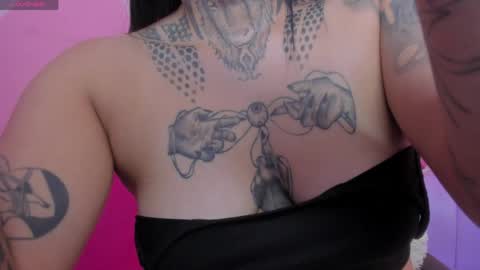 adri_tatto_ online show from May 16, 12:35 am
