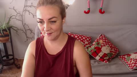 Adriana Paredes  online show from December 6, 2:38 pm