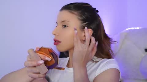 Aelia online show from February 23, 6:29 pm