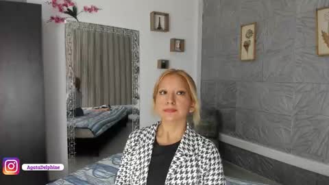 Agatadelphine online show from February 16, 1:22 pm