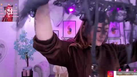 Snapshot of agatha_luxx chatting on October 29, 12:42 pm Agatha  online show from October 29, 12:42 pm