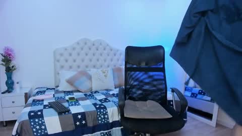 Agatha Mendoza online show from January 11, 11:12 am