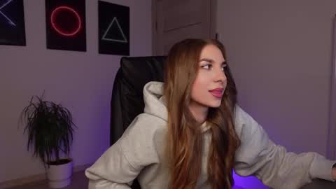 Agelina Lilly Laura online show from February 20, 4:25 pm