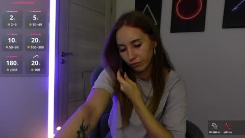 Agelina Lilly Laura online show from September 11, 1:33 pm