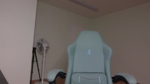 Agelina Lilly Laura online show from November 17, 5:13 pm