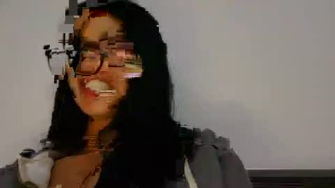 ahinoataylorr_ online show from April 29, 2:59 am