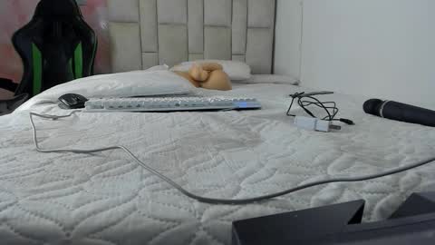 karoline  online show from November 26, 6:42 pm