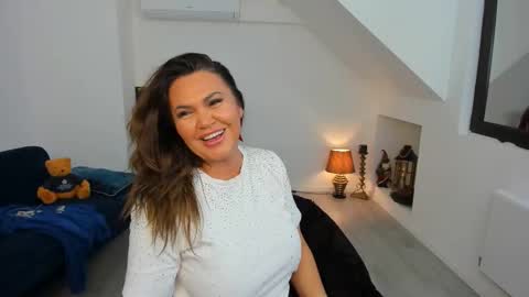 Aileen online show from November 28, 5:16 pm