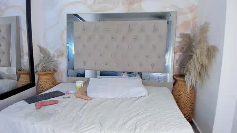 Ainaah  online show from October 26, 12:33 pm