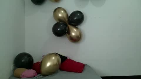 J  online show from April 13, 10:43 pm