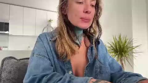 Airgead online show from July 16, 5:17 pm