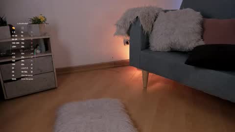 Aisha online show from November 28, 2:53 pm