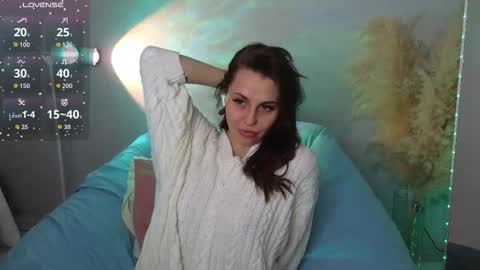 Aisha online show from October 12, 3:03 pm