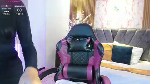 Aisha  online show from July 23, 1:08 pm