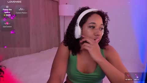 Aisha online show from March 7, 8:33 pm