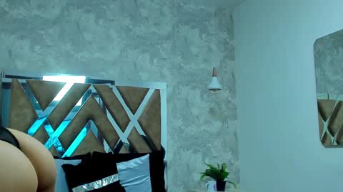 Snapshot of aitana_baker_ chatting on December 5, 3:59 am little aitana  online show from December 5, 3:59 am