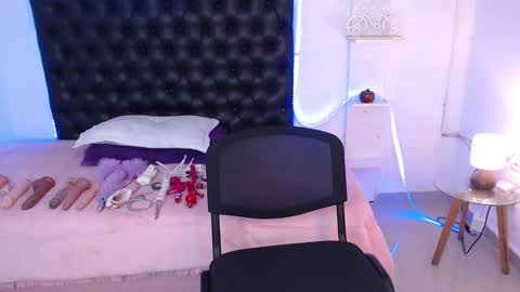 AIXA  online show from December 9, 1:55 pm