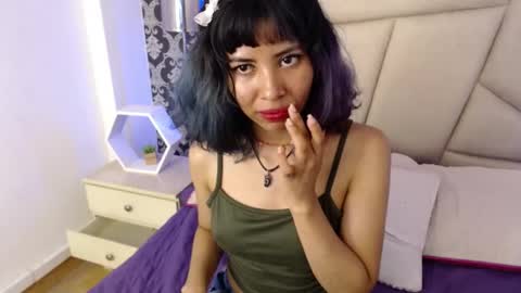 A K A N E  U W U online show from March 10, 9:29 pm