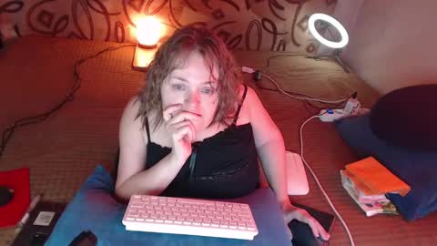Snapshot of akindmodel chatting on January 19, 4:22 am Natalie online show from January 19, 4:22 am