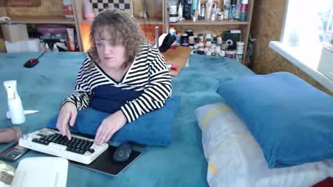 Snapshot of akindmodel chatting on October 27, 6:42 am Natalie online show from October 27, 6:42 am