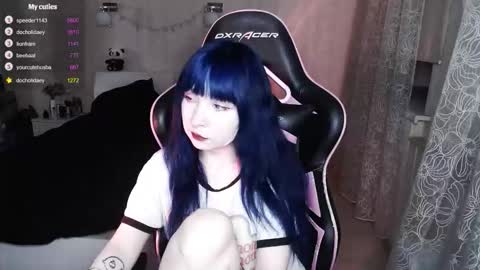 akirahartyx online show from October 23, 4:35 pm