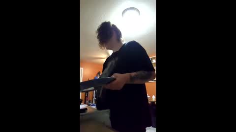 alabasterbunny online show from April 27, 5:37 am