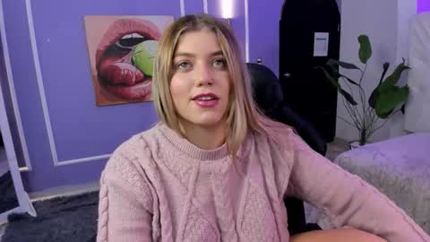 Alaia online show from November 8, 1:49 pm