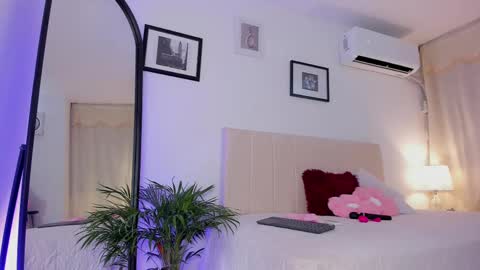 alana_ada online show from November 21, 2:35 am